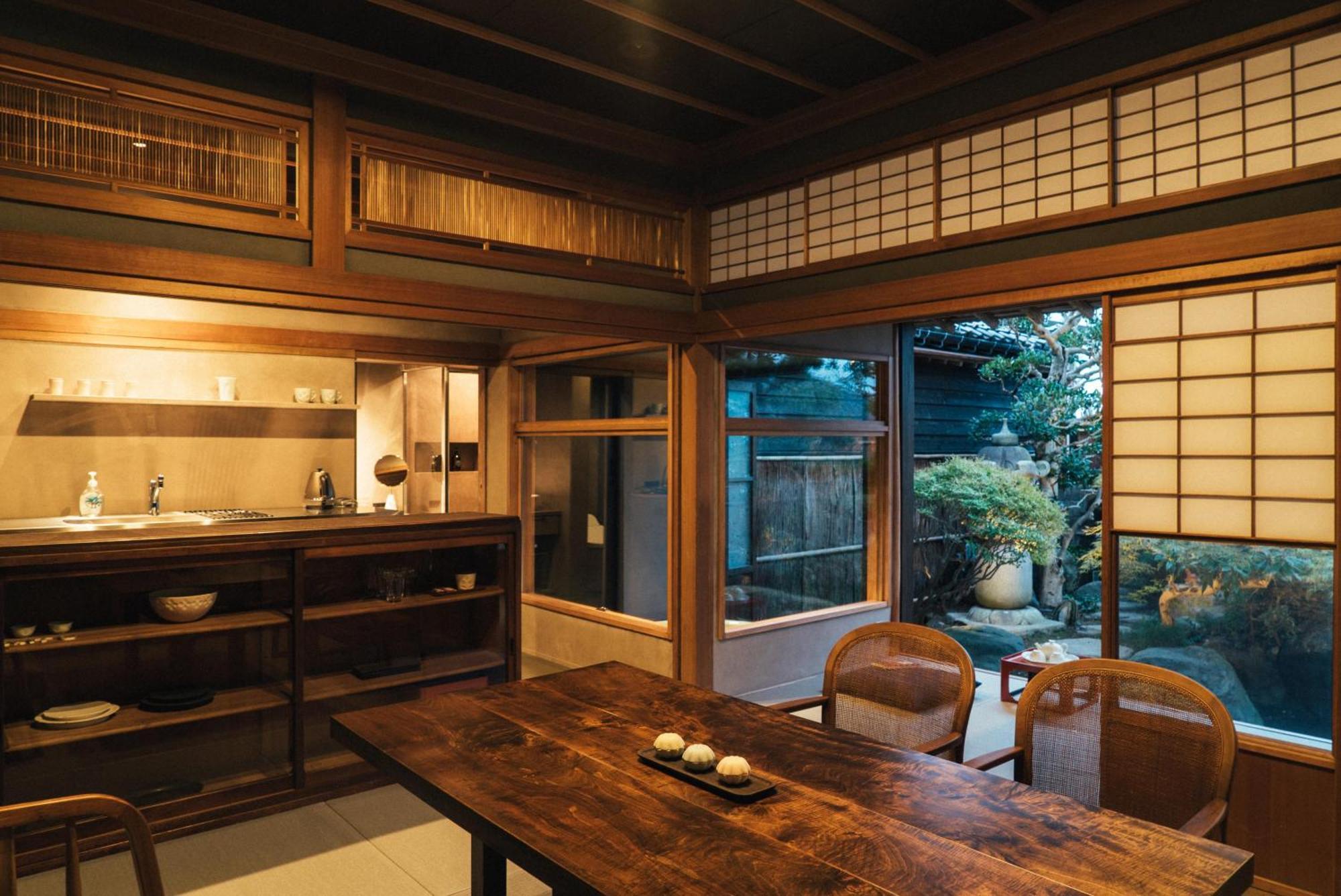 Bed And Craft Hotel Nanto Exterior photo