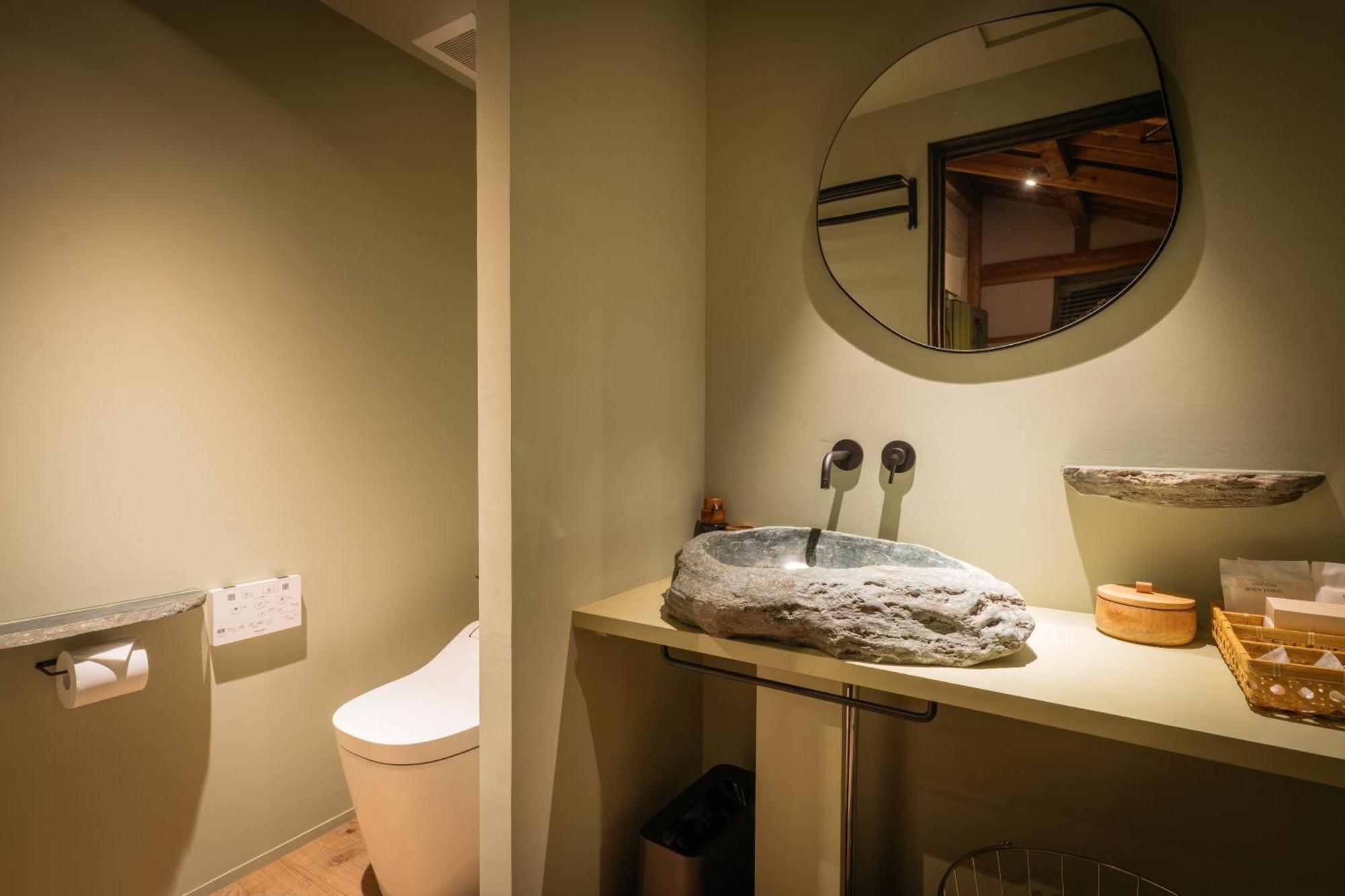 Bed And Craft Hotel Nanto Exterior photo